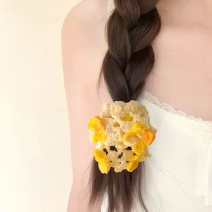 Crocheted four leaf clover hairTIE (1)